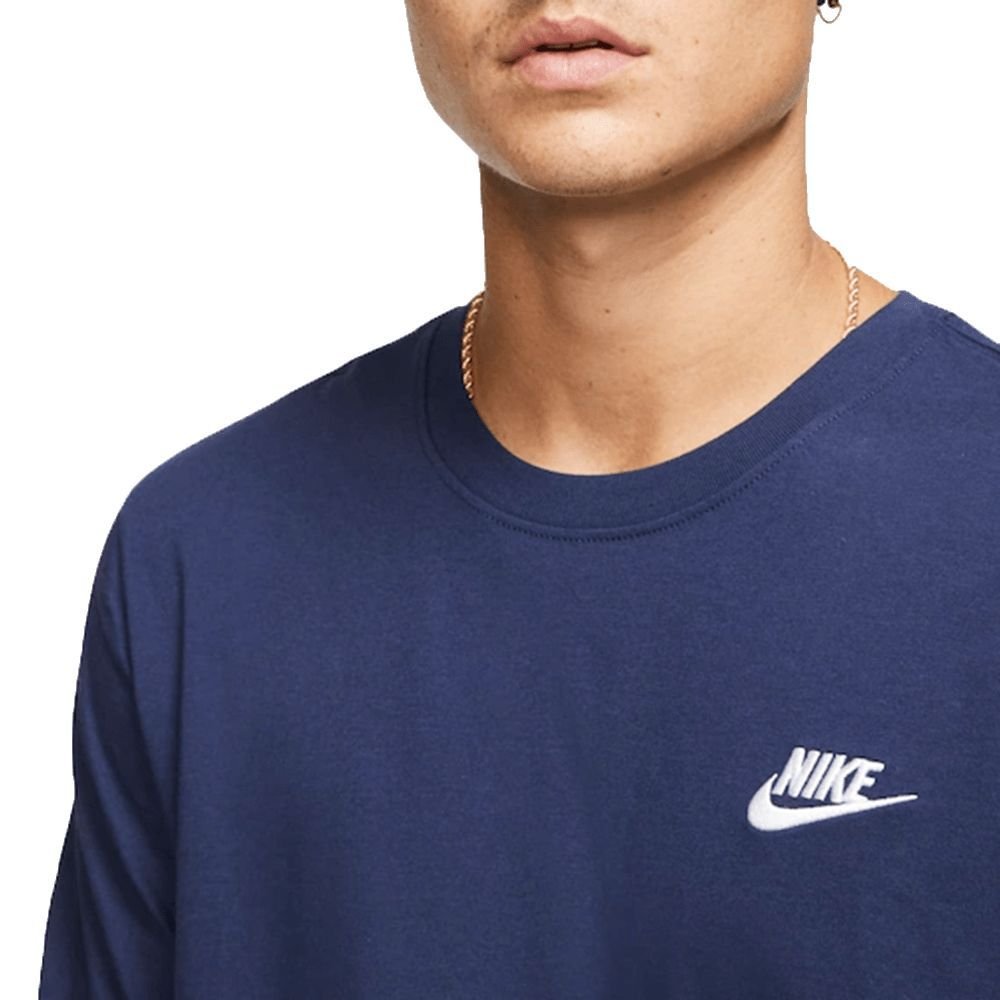 Camiseta Nike Sportswear Club Masculina AR4997-101 - Ativa Esportes