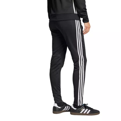 Calça Adidas Tiro Essentials Feminina JP2530