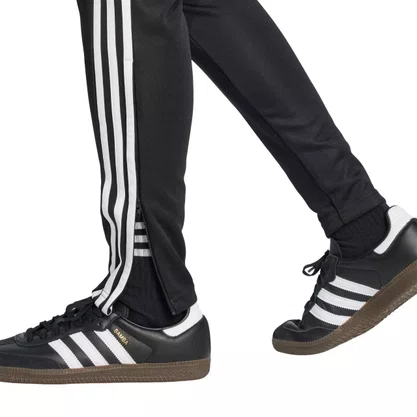 Calça Adidas Tiro Essentials Feminina JP2530