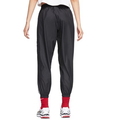 Calça Nike Sportswear Jogger Wvn Core Feminina CJ7346-010