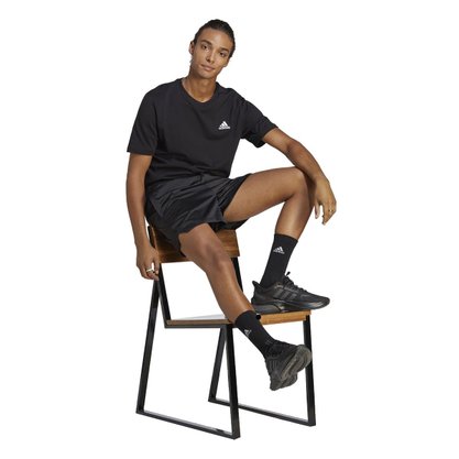 Camiseta Adidas Logo Pequeno Masculina IC9282