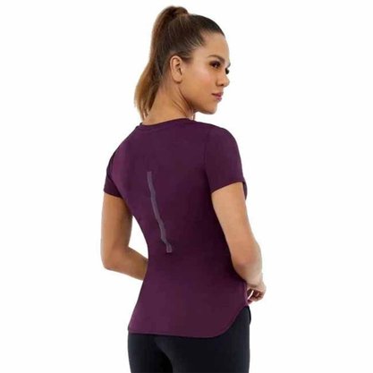 Camiseta Alto Giro M/C Skin Fit Alongada V Fem 2311718-C5543