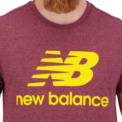 Camiseta New Balance Essentials Stacked Logo Masculina