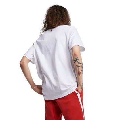 Camiseta Nike Sportswear Club Masculina AR4997-101