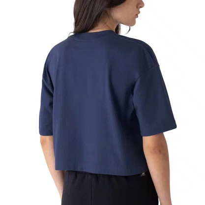 Camiseta New Balance M/C Cropped Small Logo Fem WT43536B-DRE