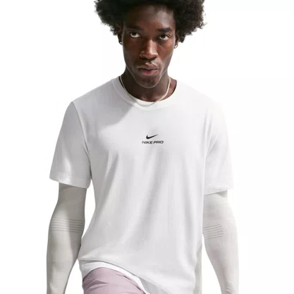 Camiseta Nike M/C Dri-Fit Studio Pro Masculino IH1947-100