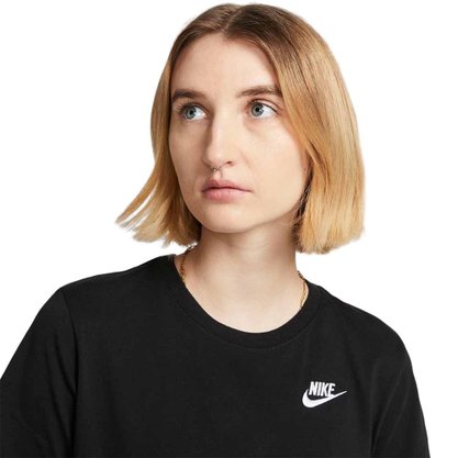 Camiseta Nike M/C NSW Tee Club Feminina DX7902-010