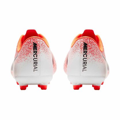 Chuteira para Campo Nike Vapor Academy Masculino AH7375-801