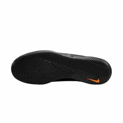 Chuteira Nike Futsal Phantom GX Club IC Masculina DD9485-010