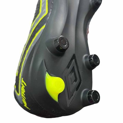 Chuteira Umbro Campo Mutant Masculina U01FB00223-816