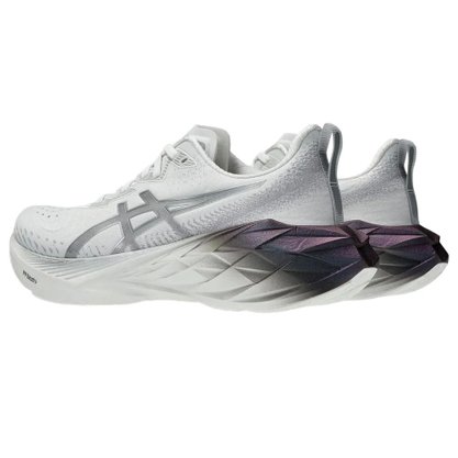 Tênis Asics Novablast 4 Platinum Feminino 1012B722-100