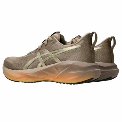 Tênis Asics Novablast 5 Luxe Platinum Feminino 1012B815-020