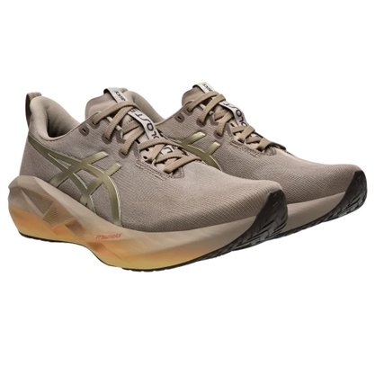 Tênis Asics Novablast 5 Luxe Platinum Masculino 1011C031-020
