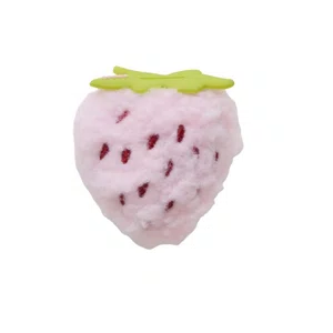 Broche Crocs Plush Pink Strawberry Unissex 10016140-9999