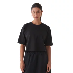 Camiseta New Balance M/C Cropped Small Logo Fem WT43536B-BKK