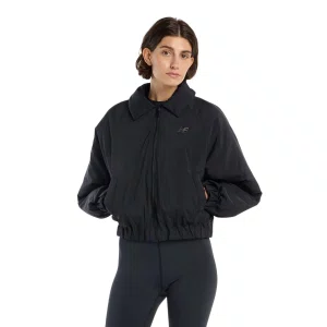 Jaqueta New Balance Woven  Bomber  Feminina  WJ61D8YX-BK